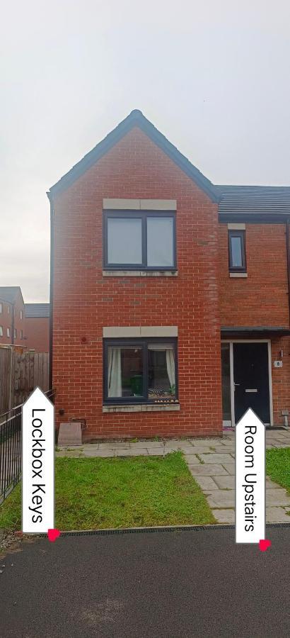 Free Car Park And Walk To Coop, Etihad, Piccadilly Manchester Bagian luar foto